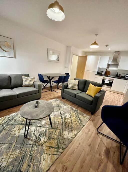 Spacious 2 Bed Ground Floor Apartment, Free Parking, Close To Historic Dockyard & Gunwharf Quays Portsmouth Exterior foto